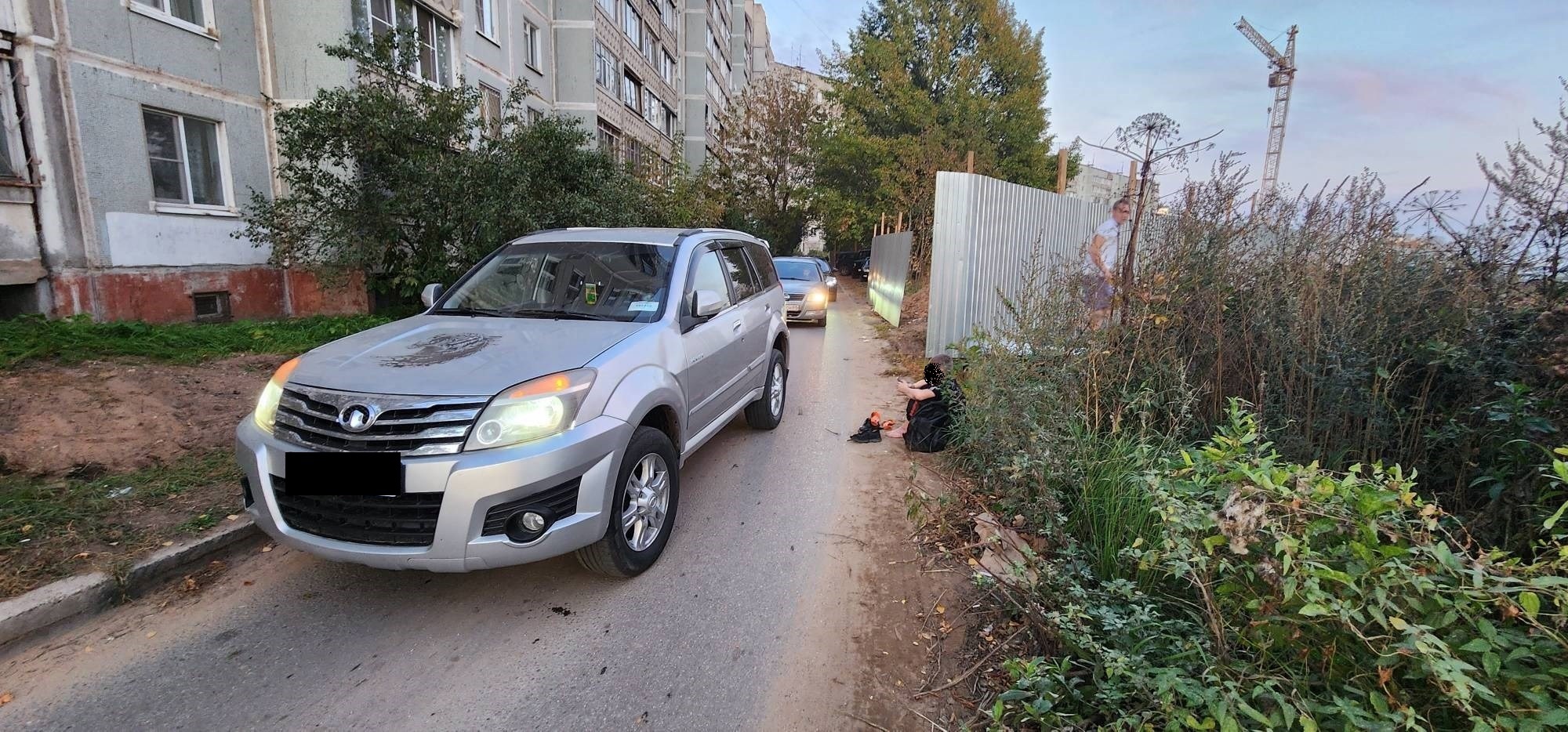 В Твери внедорожник сбил несовершеннолетнего пешехода В Твери внедорожник сбил несовершеннолетнего пешехода