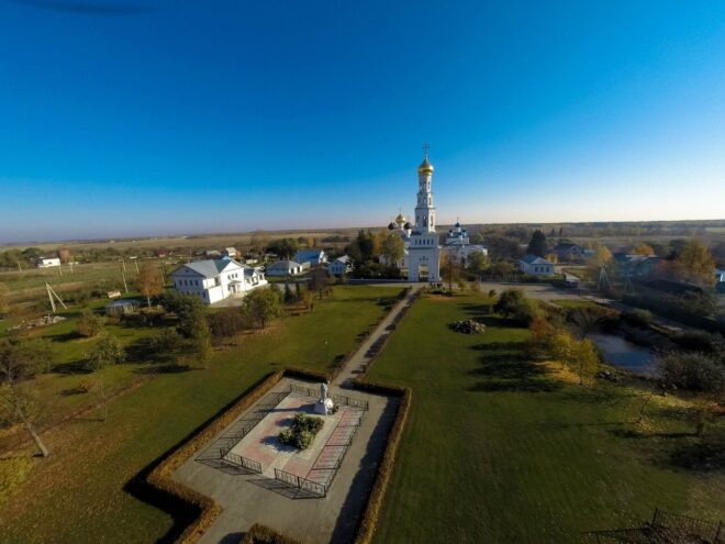 В Тверской области проходят торжества в честь 400-летия Успенской церкви и 20-летия возрождения Храмового ансамбля в селе Завидово