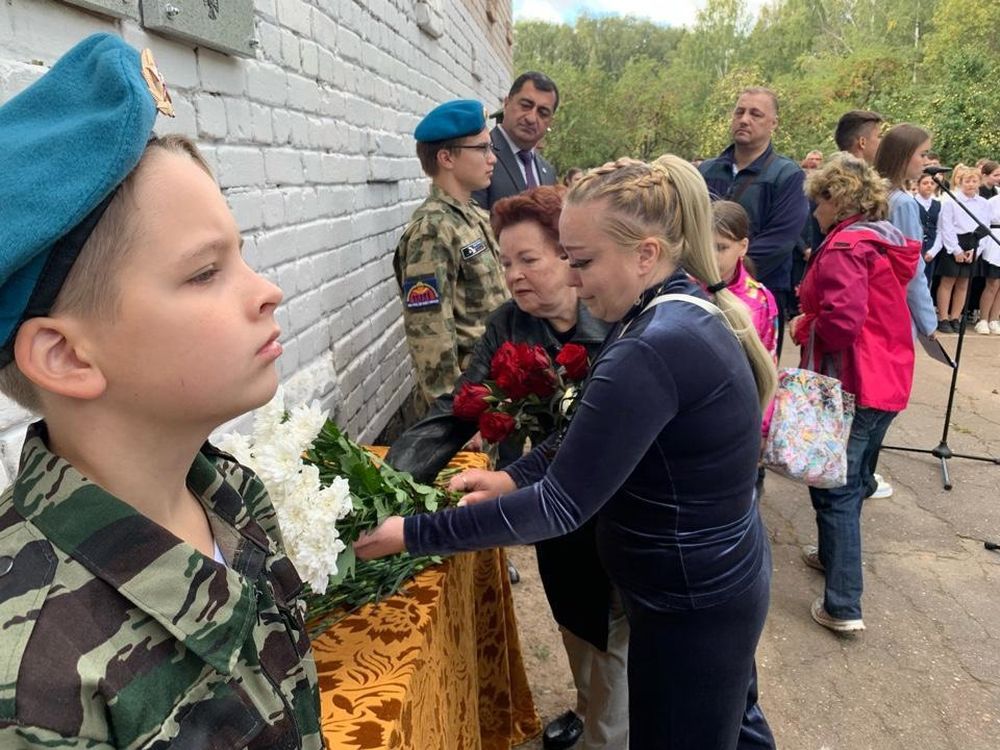 В Редкино открыли две мемориальные доски погибшим в СВО бойцам В Редкино открыли две мемориальные доски погибшим в СВО бойцам