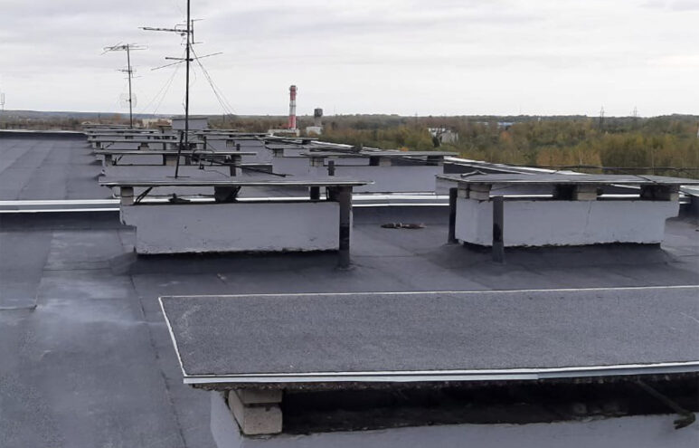 В многоквартирном доме № 46 поселка Химинститута отремонтировали кровлю и лифт