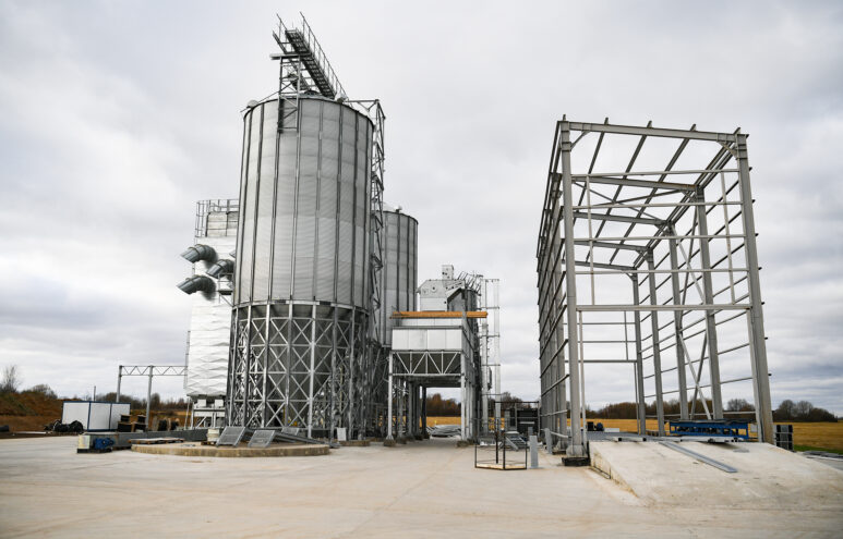 Ввод новых мощностей и социально значимых объектов: Игорь Руденя ознакомился с планами развития ГК «Коралл» Ввод новых мощностей и социально значимых объектов: Игорь Руденя ознакомился с планами развития ГК «Коралл»