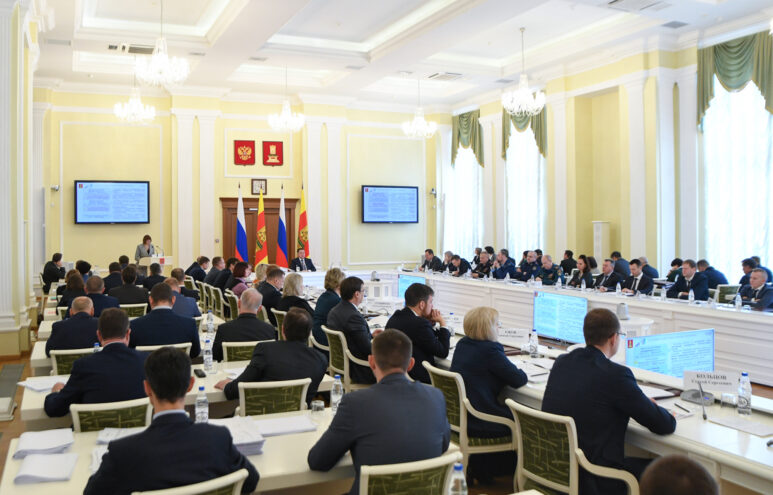 Строительство новых объектов и исполнение социальных обязательств: в Тверской области рассмотрели проект регионального бюджета на 2024-2026 годы 