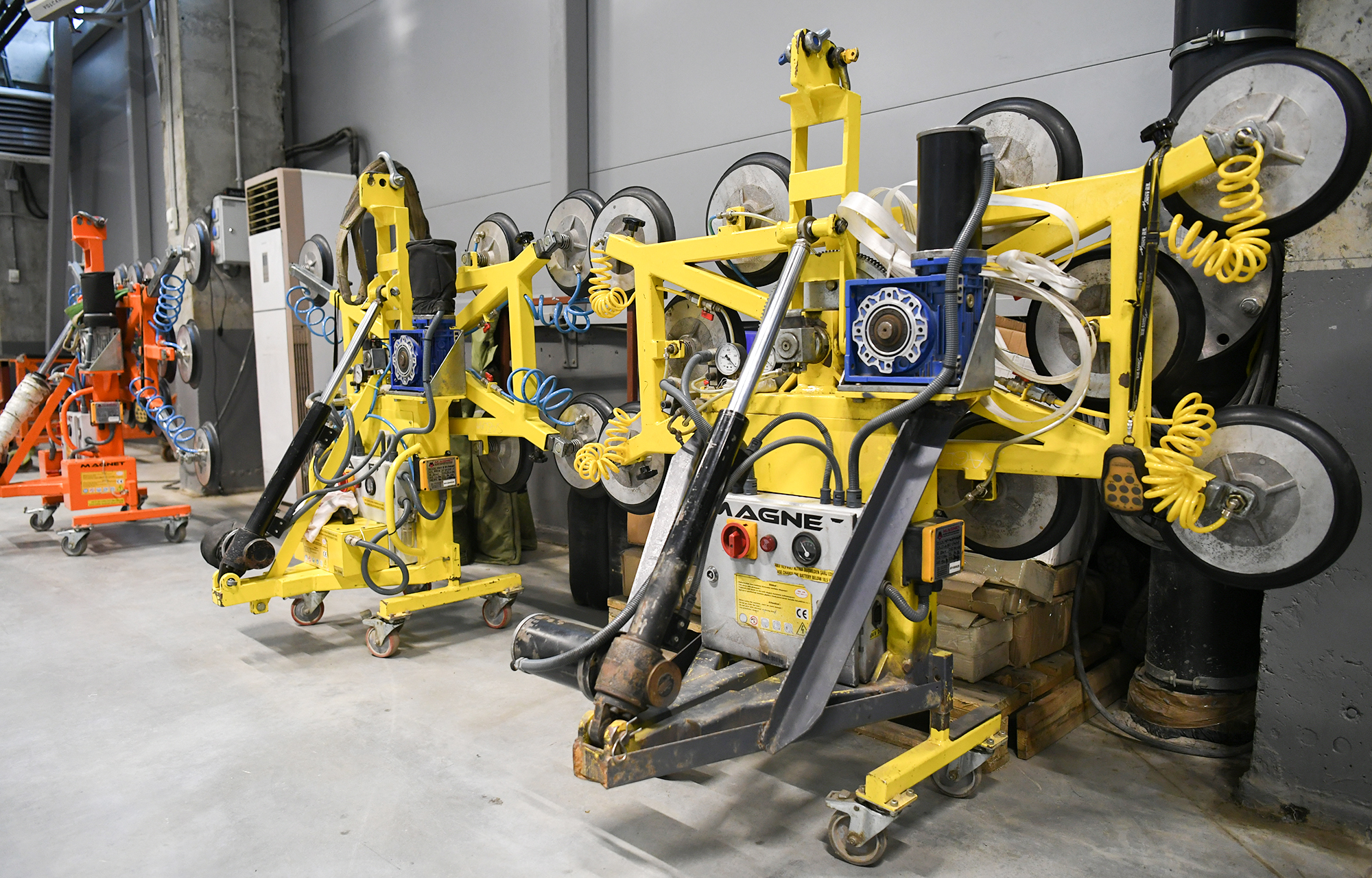 Игорь Руденя в Калининском округе ознакомился с ходом строительства завода «Фасад Технолоджис»