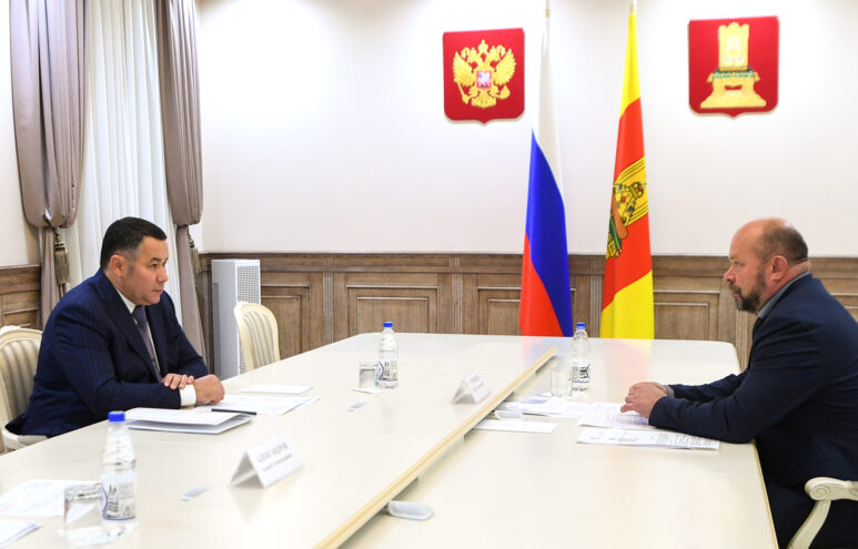 Игорь Руденя провел рабочую встречу с исполняющим полномочия главы Калининского района Сергеем Румянцевым