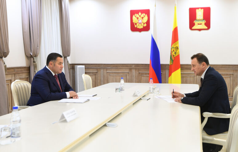 Игорь Руденя провел встречу с главой Бологовского района Геннадием Ломакой