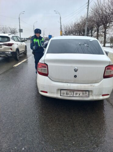 В Твери сотрудники ГИБДД ловили таксистов, которые не соблюдают ПДД В Твери сотрудники ГИБДД ловили таксистов, которые не соблюдают ПДД