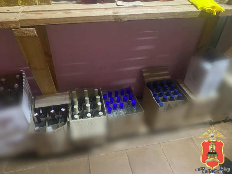 В Тверской области пресекли торговлю немаркированной табачной и алкогольной продукцией В Тверской области пресекли торговлю немаркированной табачной и алкогольной продукцией