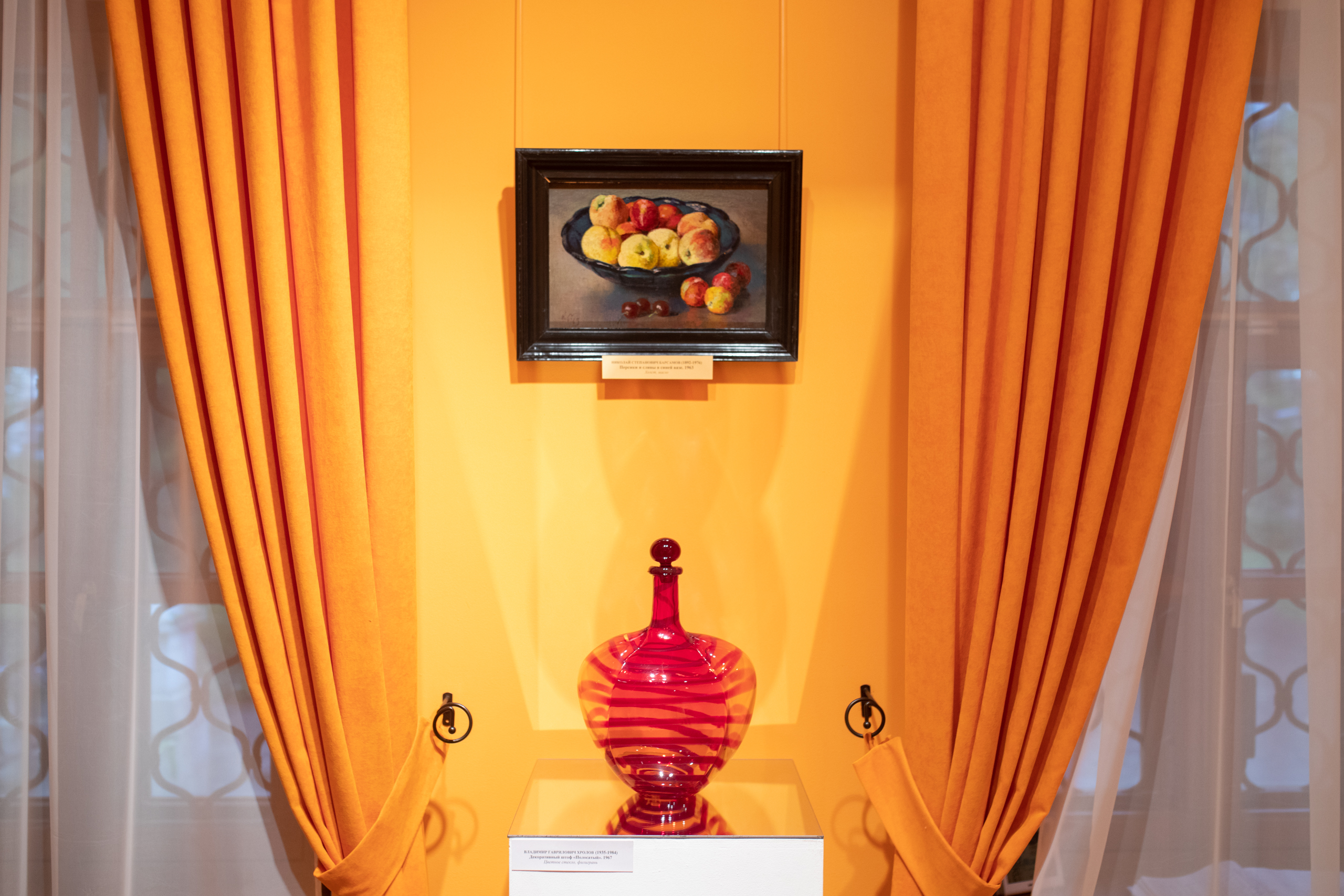 В Тверской картинной галерее отрылась выставка «Триумф стекла»