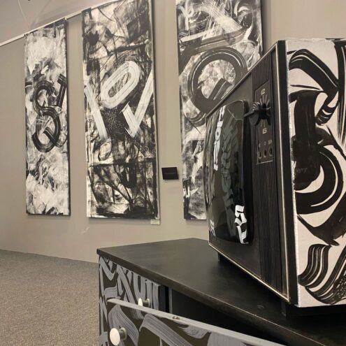 Художник Павел Делов проведет авторскую экскурсию по выставке «Слово» Художник Павел Делов проведет авторскую экскурсию по выставке «Слово»