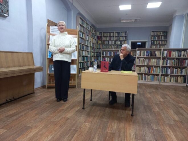 Дни книги и чтения в Вышнем Волочке открылись встречей с поэтом Дни книги и чтения в Вышнем Волочке открылись встречей с поэтом
