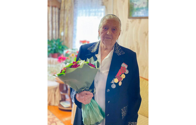 Игорь Руденя поздравил со столетием ветерана Великой Отечественной войны Надежду Григорьевну Широкову