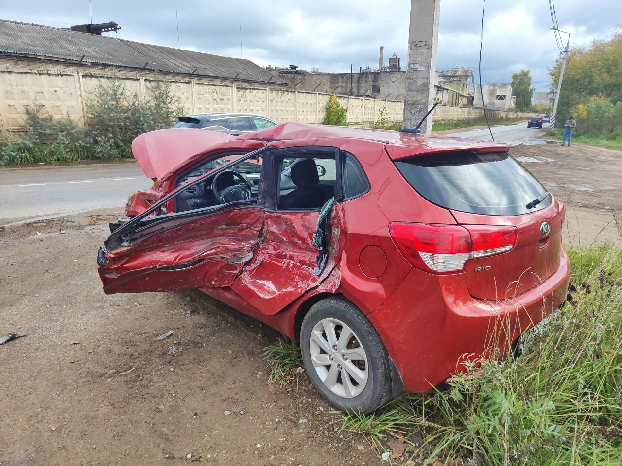 В Твери в аварии с грузовым автомобилем пострадали три человека В Твери в аварии с грузовым автомобилем пострадали три человека