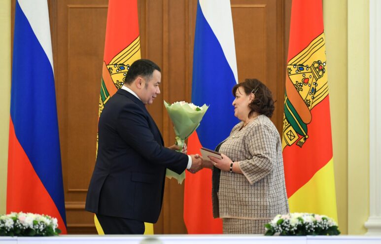 Накануне Дня герба и флага Тверской области Игорь Руденя вручил жителям Верхневолжья государственные и региональные награды