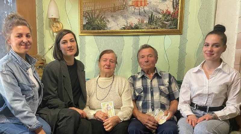 В Западной Двине студенты поздравили пожилых людей с праздником В Западной Двине студенты поздравили пожилых людей с праздником