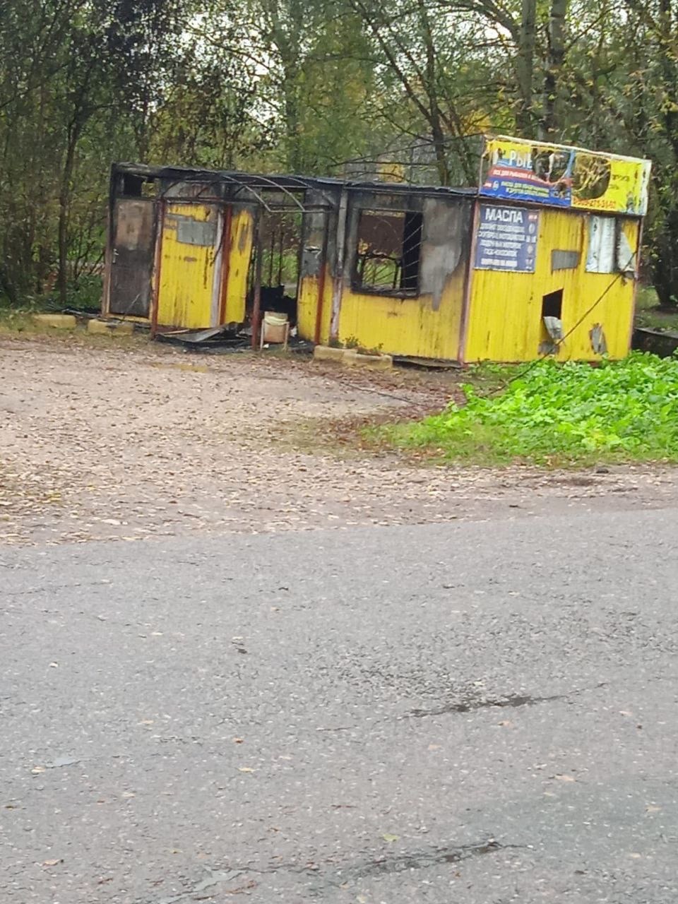 В поселке Тверской области сгорел магазин В поселке Тверской области сгорел магазин