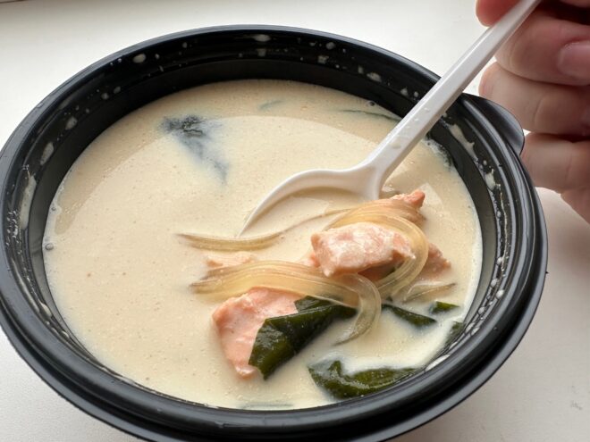 Поели за вас: Худший суп и сладкие роллы от кафе "Феникс"