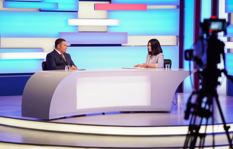 Дружба с Китаем, поддержка Героев СВО и ремонт дороги до Бурашево: О чем рассказал Игорь Руденя в прямом эфире Дружба с Китаем, поддержка Героев СВО и ремонт дороги до Бурашево: О чем рассказал Игорь Руденя в прямом эфире