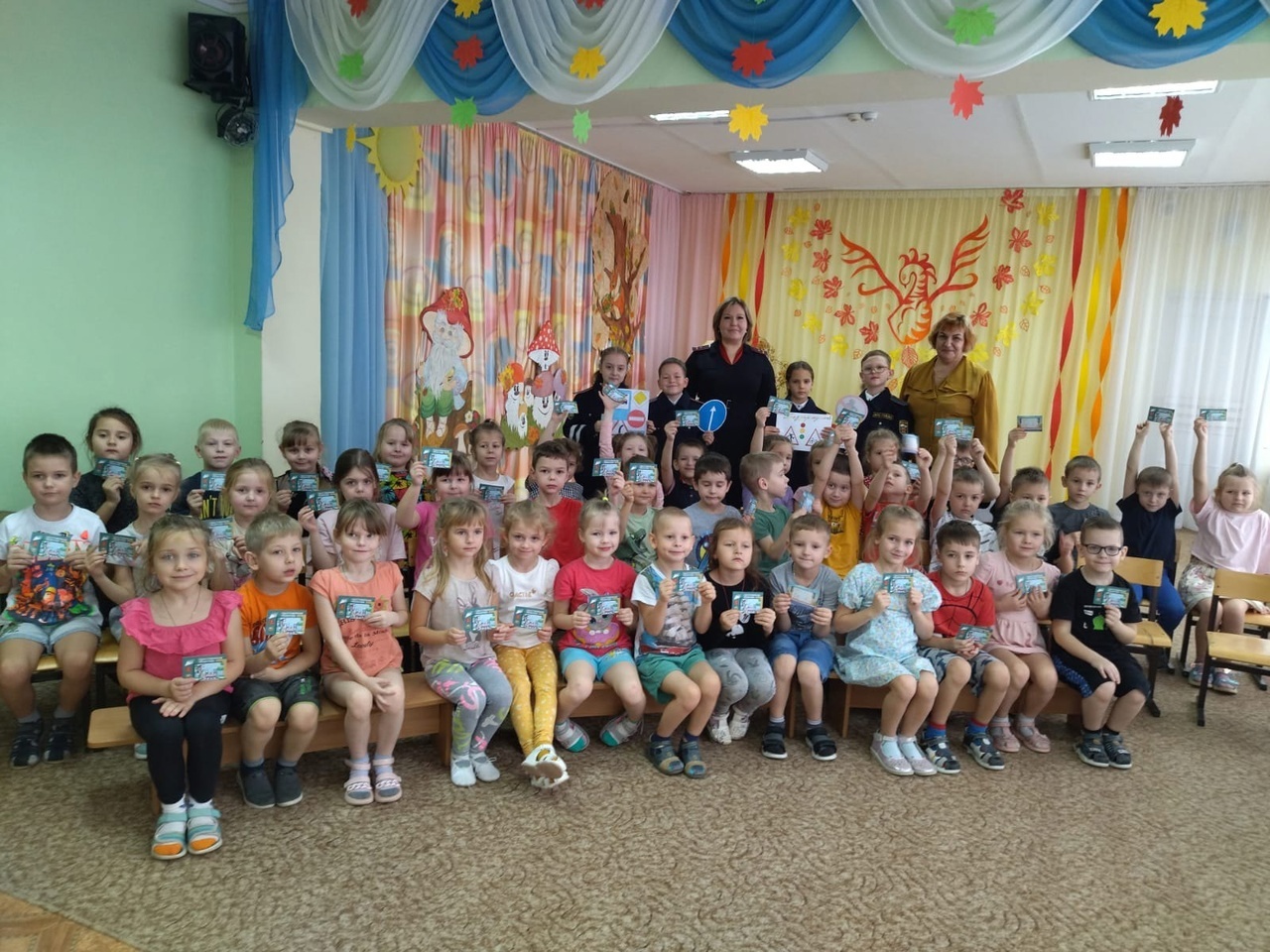 Ржевские автоинспекторы провели мероприятие "Безопасному детству - зелёный свет!" Ржевские автоинспекторы провели мероприятие "Безопасному детству - зелёный свет!"
