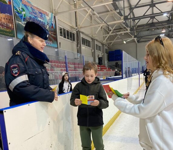 В Бологовском округе прошло профилактическое мероприятие «Беседа с пешеходом»