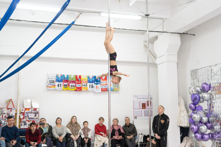 Нет слову шест: в Твери прошли спортивные соревнования по пилону и воздушной гимнастике