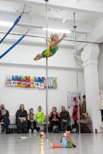 Нет слову шест: в Твери прошли спортивные соревнования по пилону и воздушной гимнастике