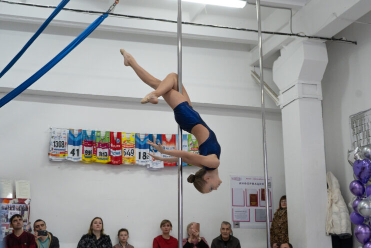Нет слову шест: в Твери прошли спортивные соревнования по пилону и воздушной гимнастике