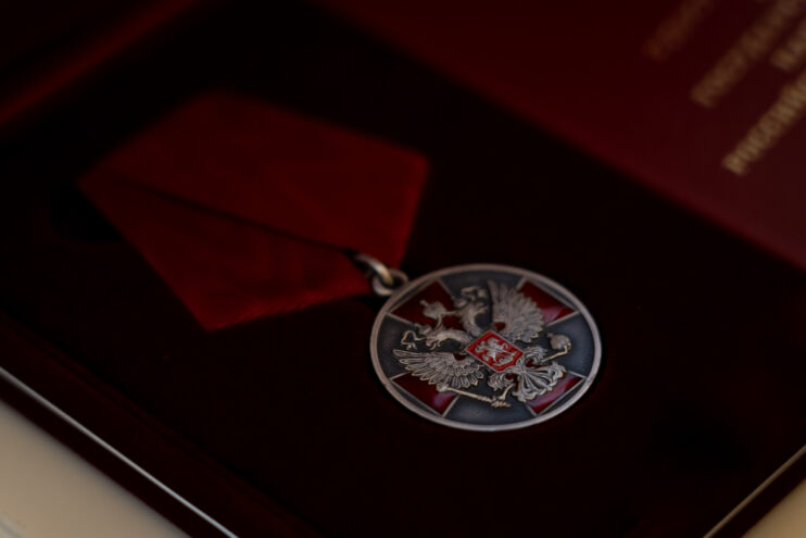 Двое жителей Тверской области удостоены наград Президента РФ