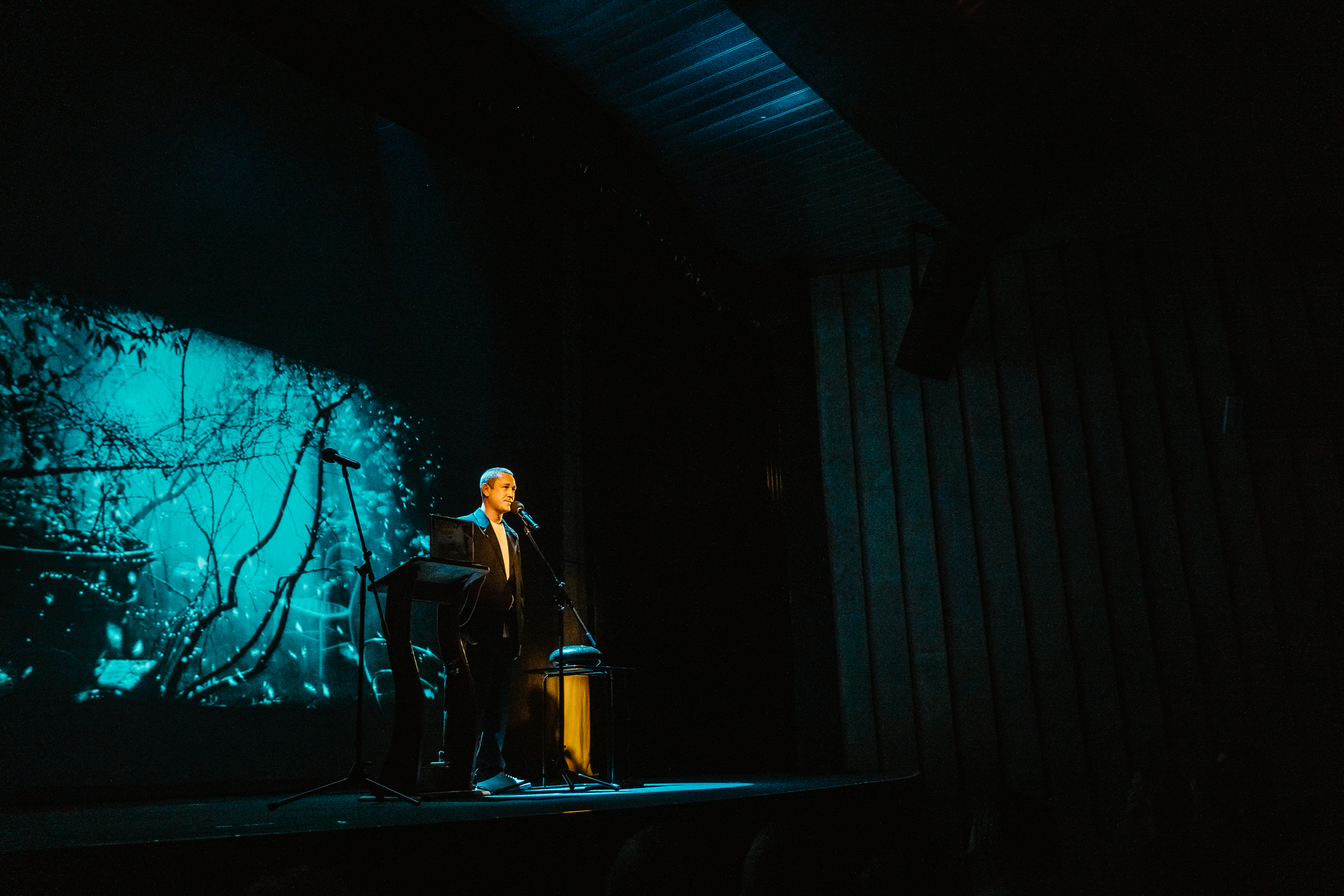 Живой диалог: В Тверском театре кукол прошла встреча с актером Антоном Шагиным