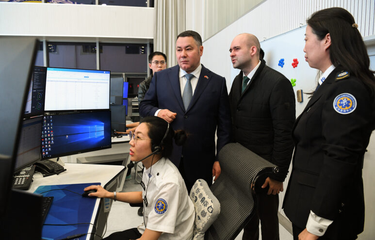 Игорь Руденя посетил инфраструктурные объекты и промышленные предприятия Китая Игорь Руденя посетил инфраструктурные объекты и промышленные предприятия Китая