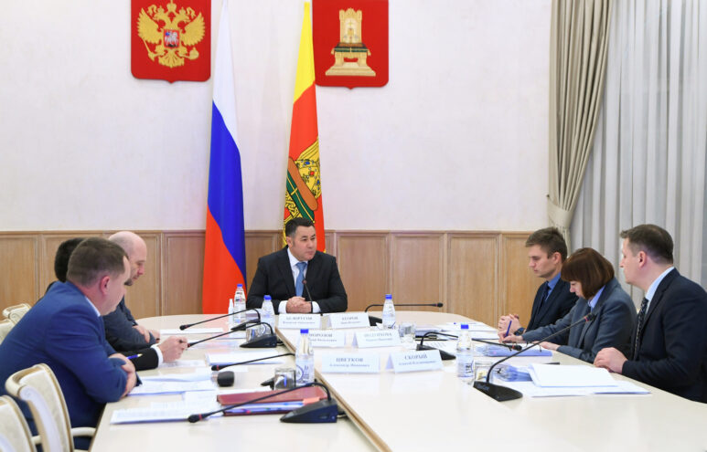 Игорь Руденя рассмотрел на совещании вопросы социально-экономического развития региона