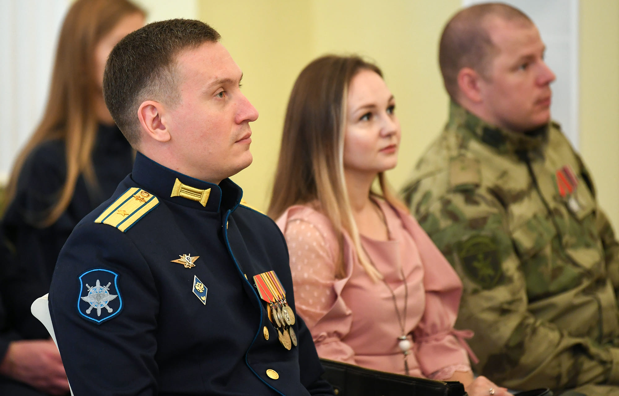 В преддверии Дня народного единства жителям Верхневолжья вручили государственные и региональные награды