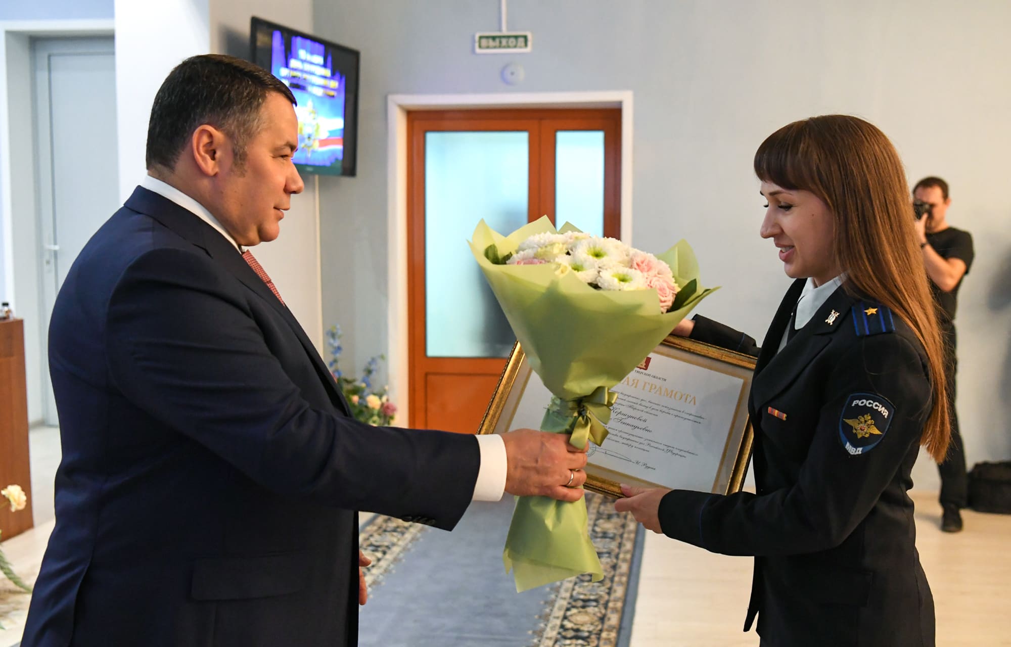 Игорь Руденя в День сотрудника органов внутренних дел РФ вручил награды правоохранителям Верхневолжья