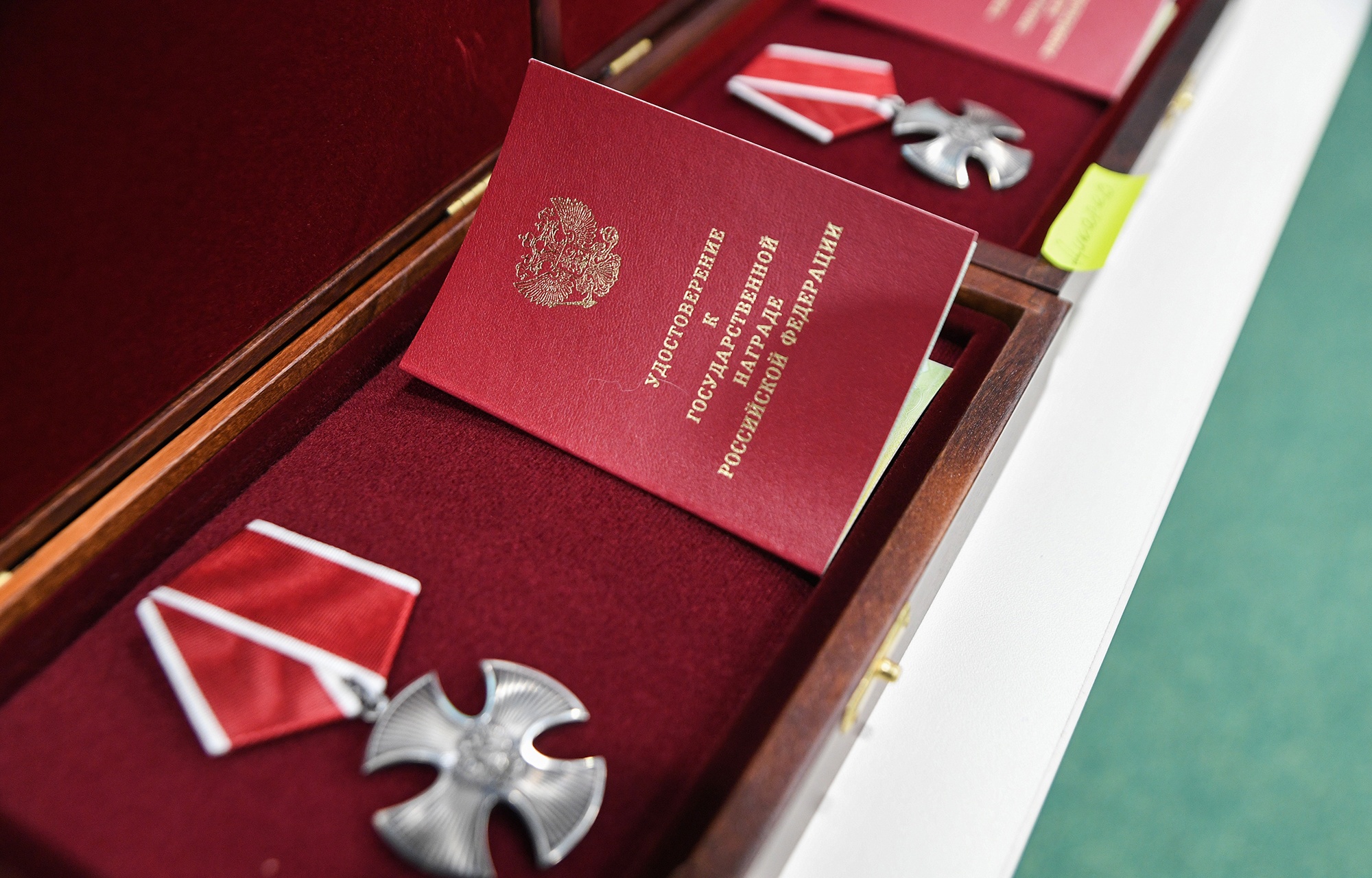 Игорь Руденя передал государственные награды семьям героев специальной военной операции