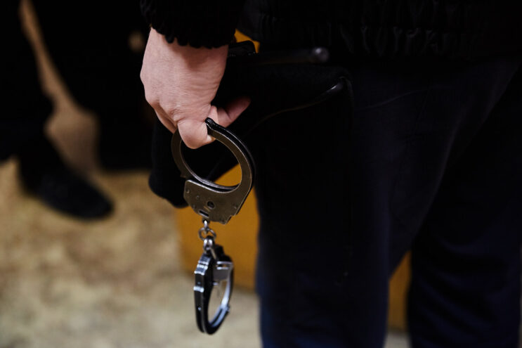 В Тверской области осудят мошенников, которые обманывали пожилых людей В Тверской области осудят мошенников, которые обманывали пожилых людей