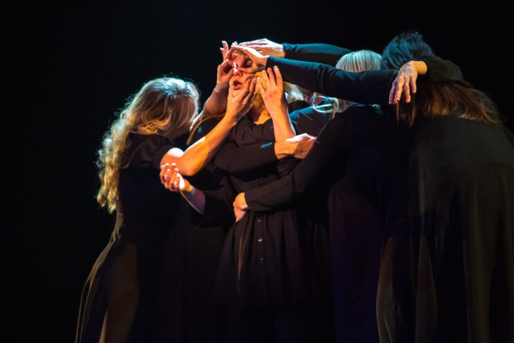 Голоса из детства: В Тверском театре кукол представили спектакль-исповедь