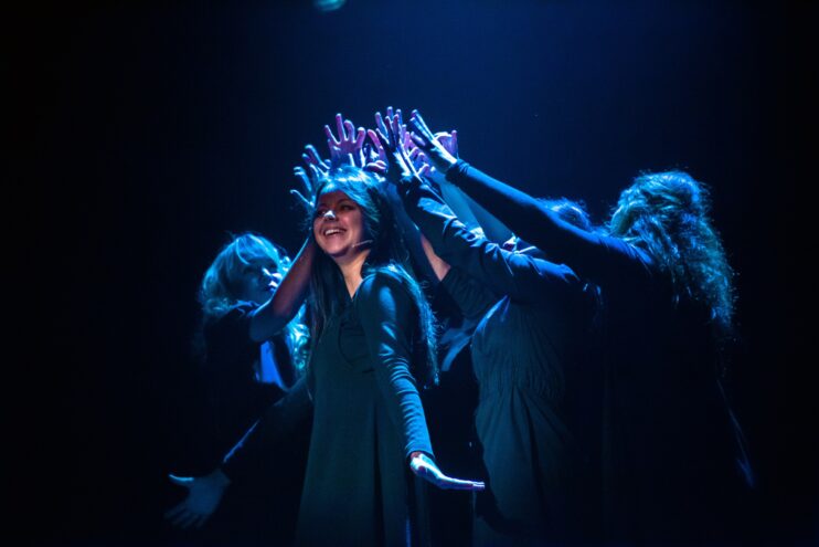 Голоса из детства: В Тверском театре кукол представили спектакль-исповедь