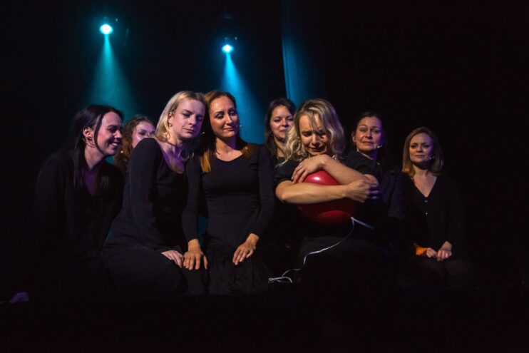 Голоса из детства: В Тверском театре кукол представили спектакль-исповедь