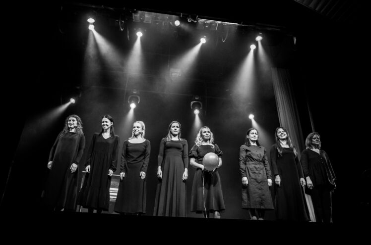 Голоса из детства: В Тверском театре кукол представили спектакль-исповедь