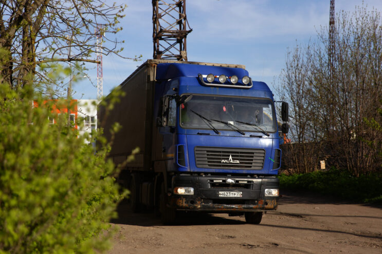 Житель Вышнего Волочка обкрадывал грузовые автомобили Житель Вышнего Волочка обкрадывал грузовые автомобили
