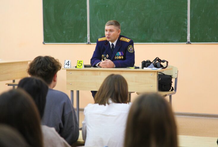 Сотрудник отдела криминалистики следственного управления рассказал о своей работе студентам ТвГУ Сотрудник отдела криминалистики следственного управления рассказал о своей работе студентам ТвГУ