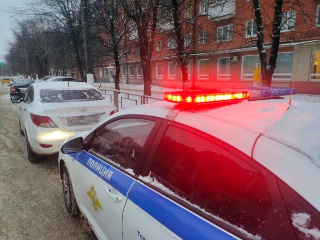 В Твери автоинспекторы остановили пьяного таксиста В Твери автоинспекторы остановили пьяного таксиста