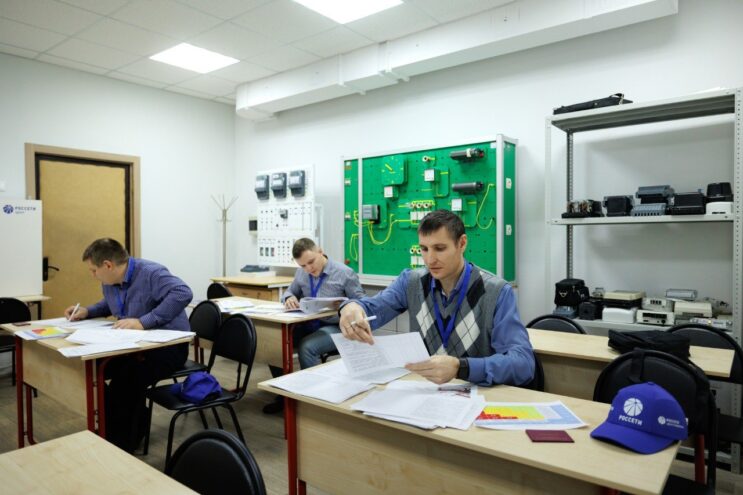 В Твери проходят межрегиональные соревнования среди работников блока по охране труда «Россети Центр» и «Россети Центр и Приволжье»