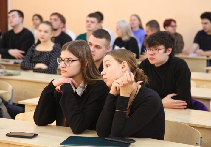 Сотрудник отдела криминалистики следственного управления рассказал о своей работе студентам ТвГУ Сотрудник отдела криминалистики следственного управления рассказал о своей работе студентам ТвГУ