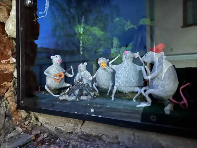 В Твери появился еще один арт-объект с мышками В Твери появился еще один арт-объект с мышками