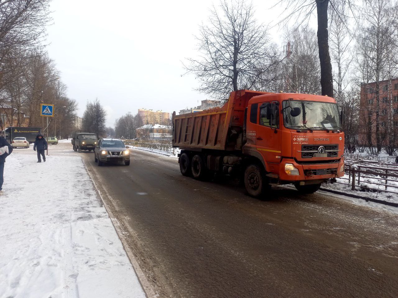 В Твери на пешеходном переходе сбили человека В Твери на пешеходном переходе сбили человека