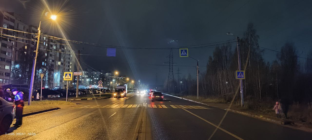 В Твери на Фрунзе под колеса автомобиля попал мужчина В Твери на Фрунзе под колеса автомобиля попал мужчина