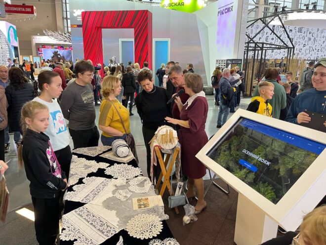 На стенде Верхневолжья на ВДНХ состоялся музыкальный мастер-класс и розыгрыш путевки в «Ефимов бор» На стенде Верхневолжья на ВДНХ состоялся музыкальный мастер-класс и розыгрыш путевки в «Ефимов бор»