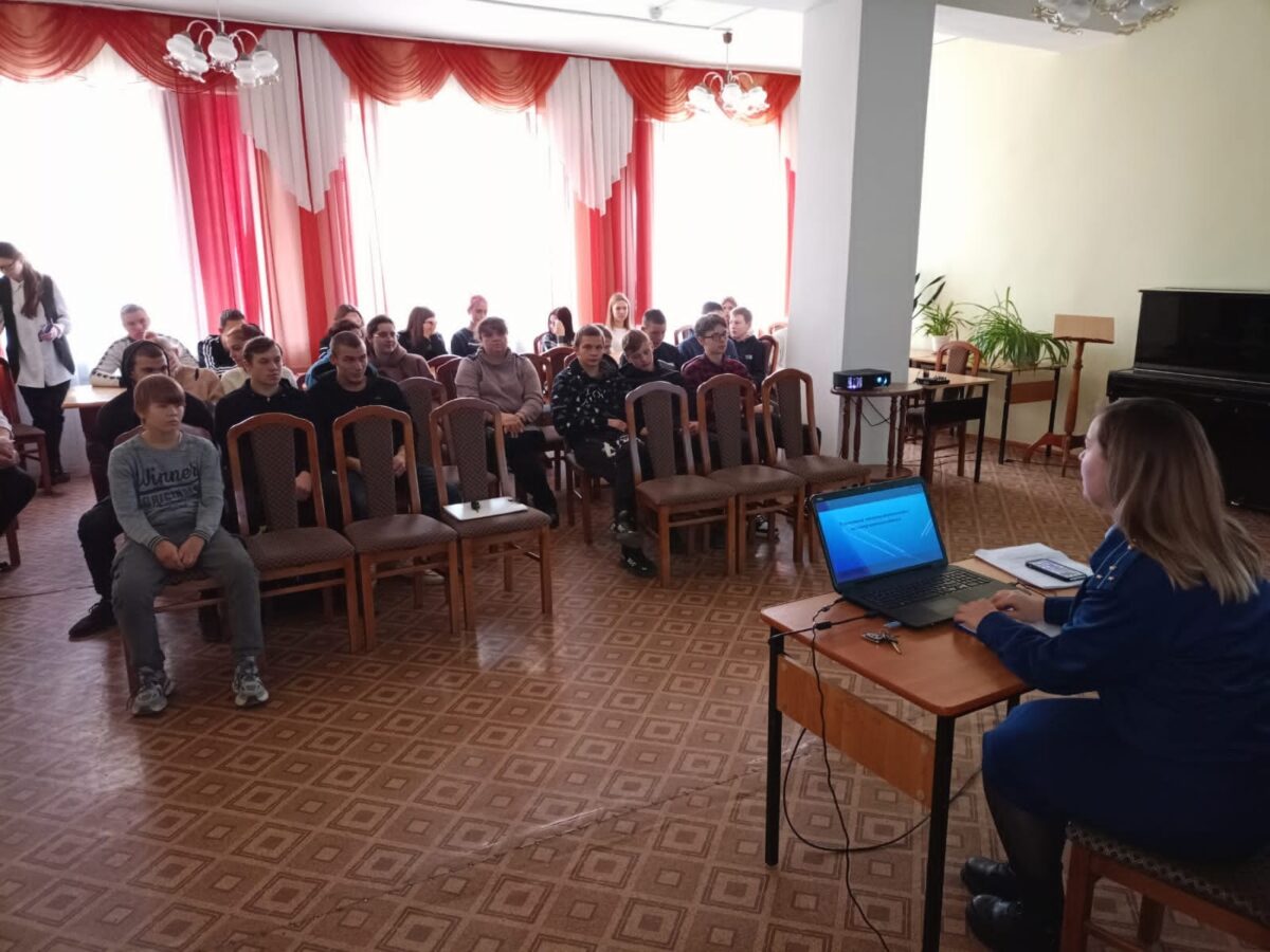 Торопецкие дети встретились с местным прокурором Торопецкие дети встретились с местным прокурором