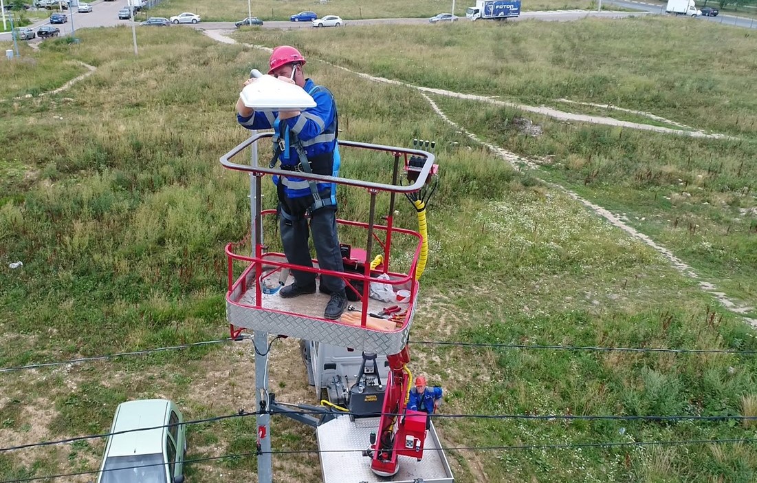 Энергетики «Тверьэнерго» ведут работы по организации уличного освещения в районах Верхневолжья