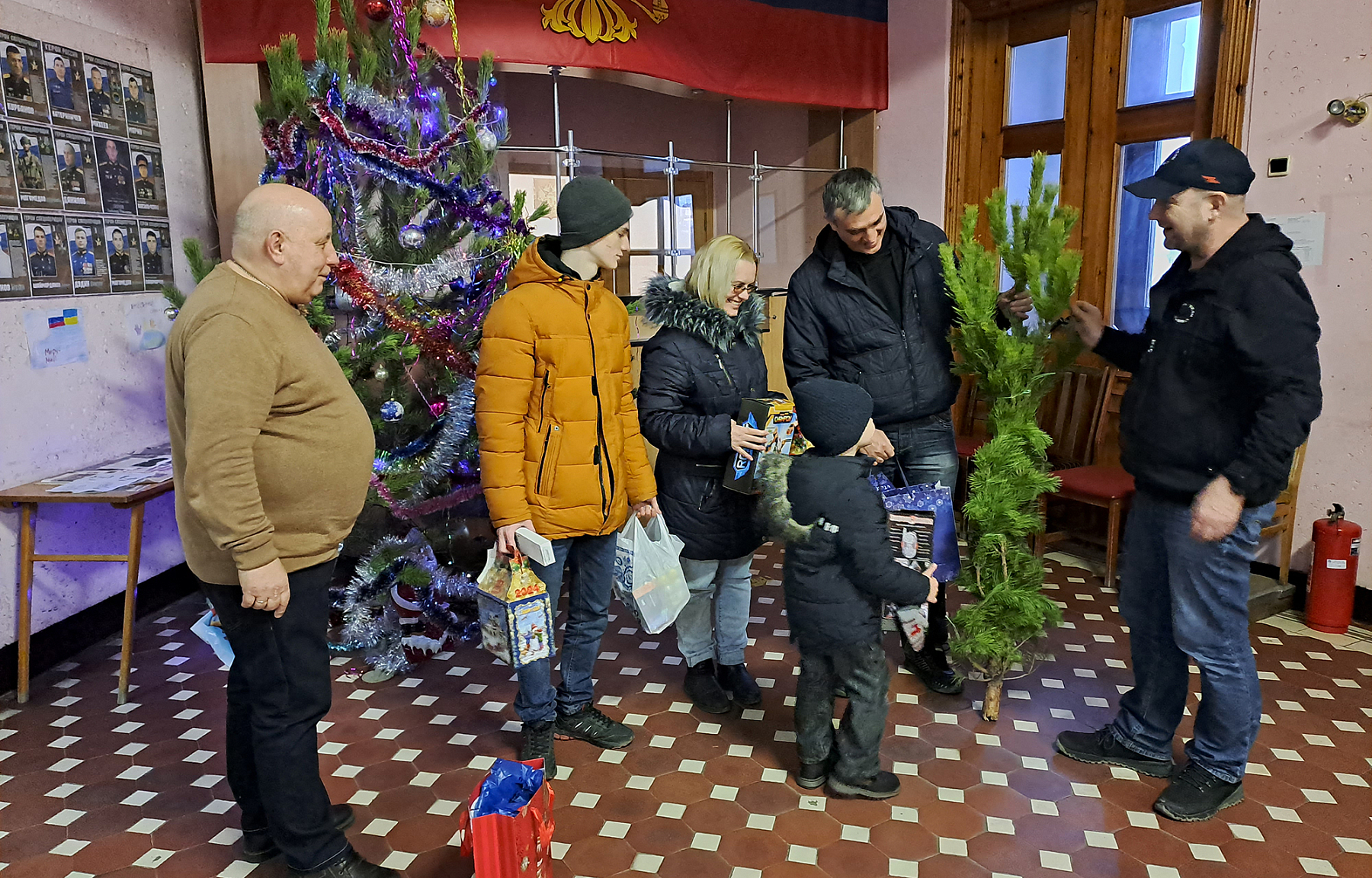 Ёлка желаний: По поручению губернатора Игоря Рудени переданы подарки юным жителям Бердянска